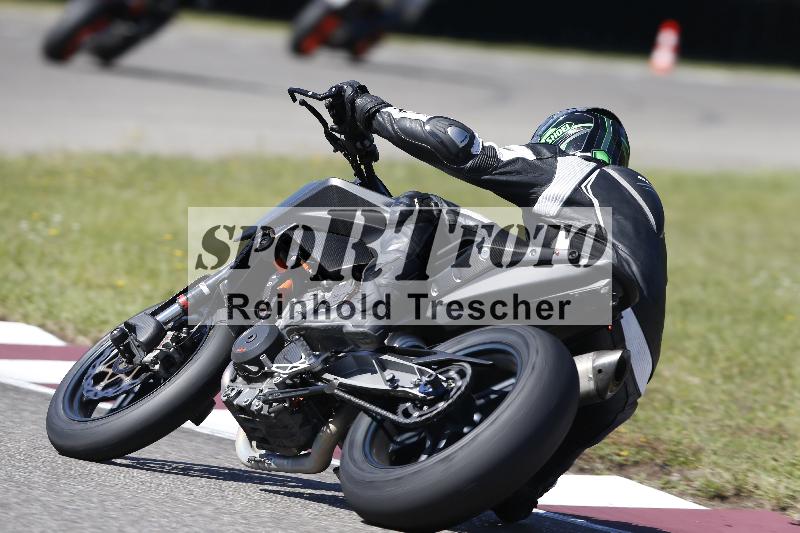 /Archiv-2025/48 25.08.2025 Cornu Master School ADR/rot-rouge/38